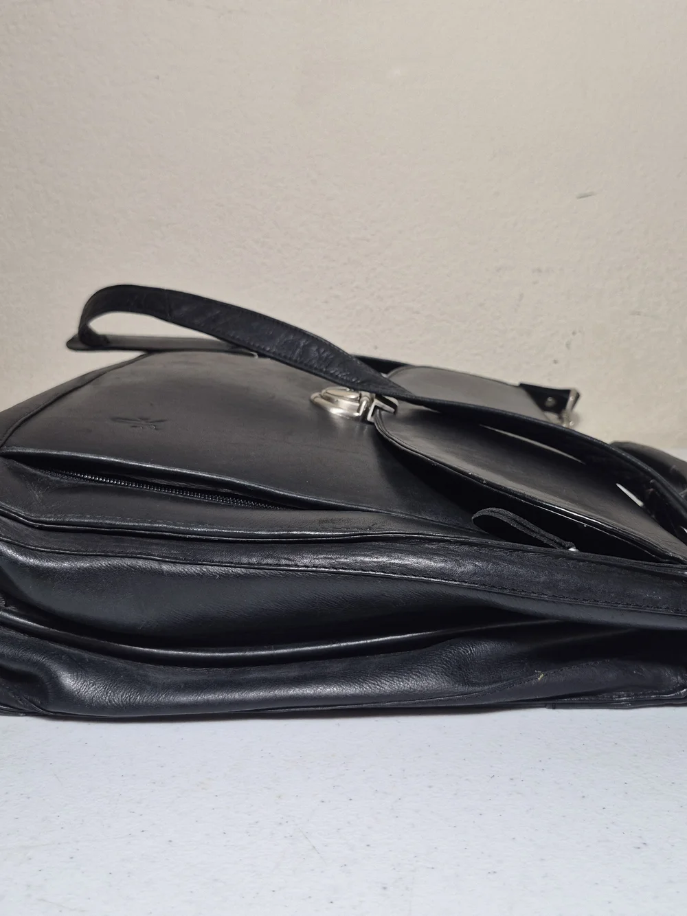 VTG Frye Briefcase Black Leather Soft Side Flap Top Buckle Strap Shoulder Bag